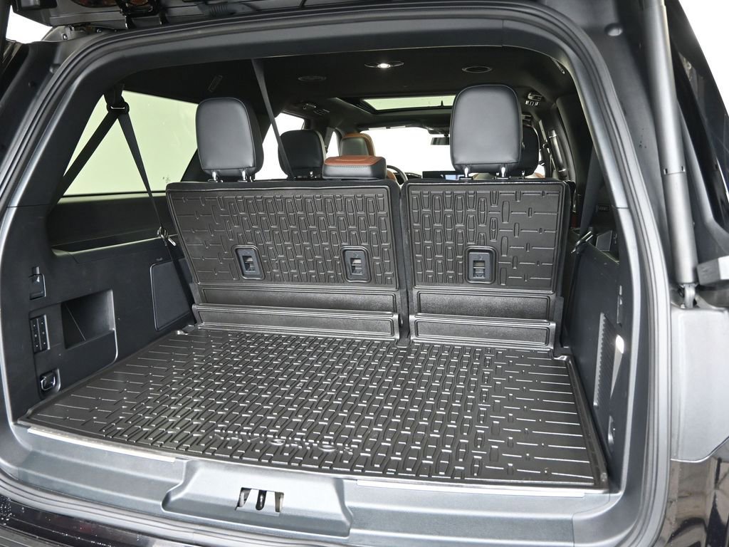 Used 2024 Lincoln Navigator L Reserve image 32