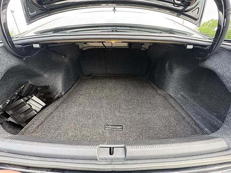 Used 2021 Volkswagen Passat 2.0T SE image 15