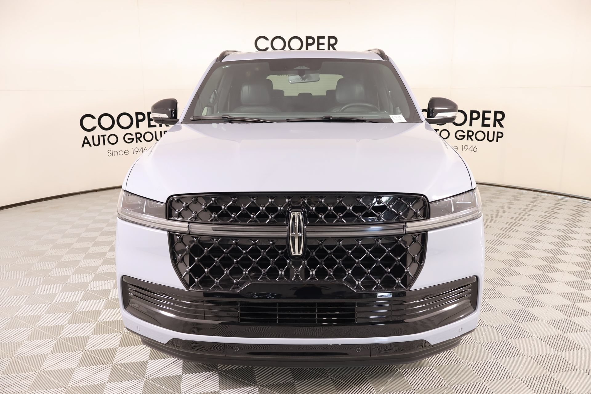 New 2027 Lincoln Navigator Reserve w/ Jet Appearance Package AWD/4WD image 9