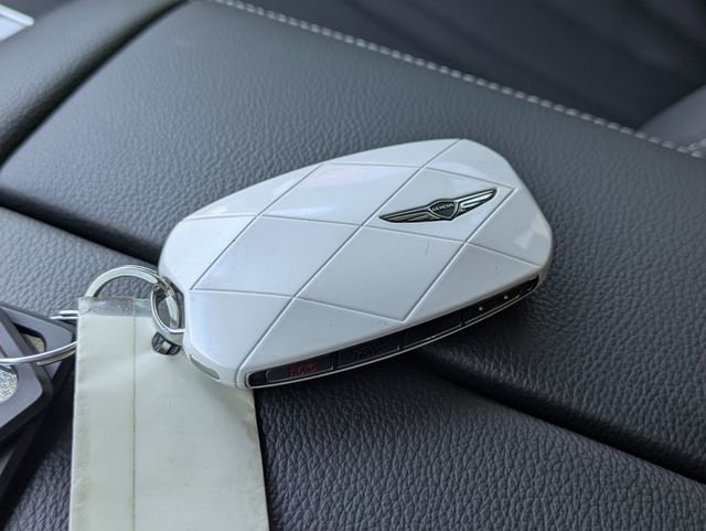 Used 2025 Genesis GV80 2.5T image 31