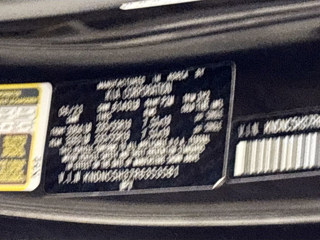 Used 2024 Kia Carnival EX image 25