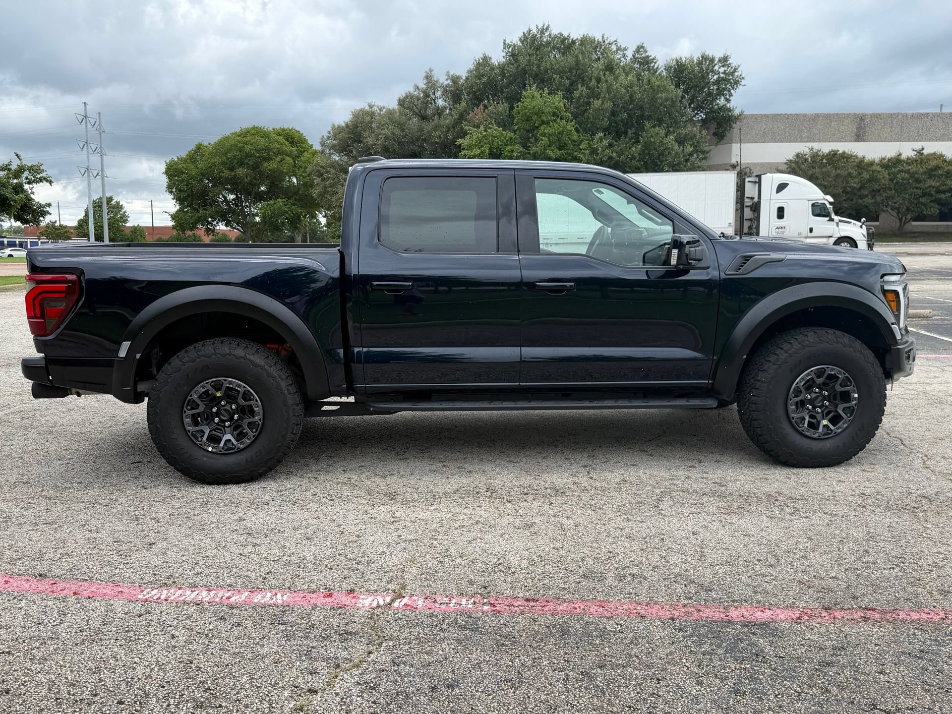 Used 2026 Ford F150 Raptor AWD/4WD image 12