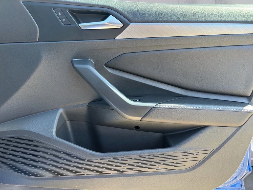 Used 2023 Volkswagen Jetta SE image 27