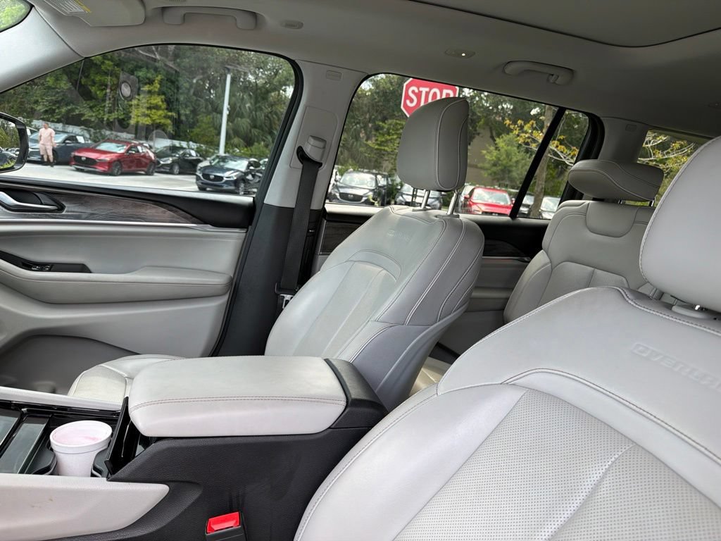 Used 2023 Jeep Grand Cherokee L Overland RWD image 16