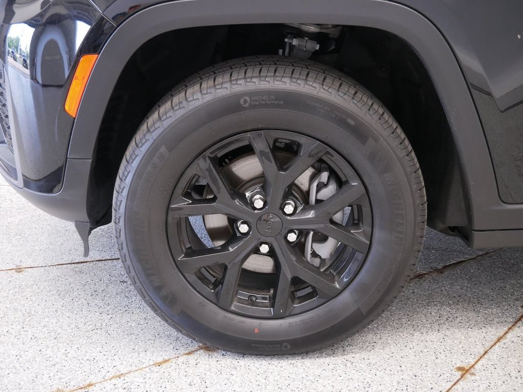 New 2026 Jeep Grand Cherokee Altitude AWD/4WD image 10