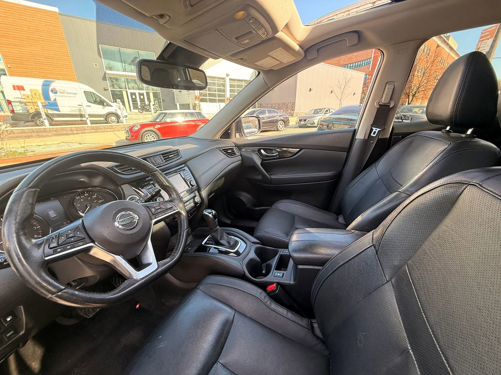 Used 2018 Nissan Rogue SL w/ Premium Package image 14