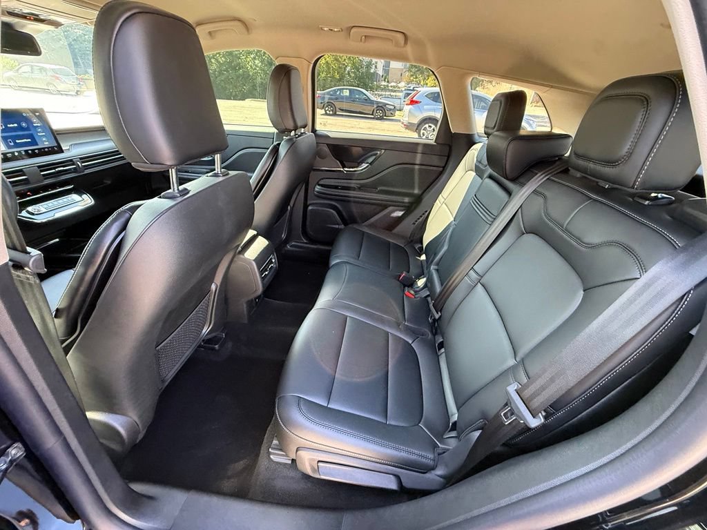 Used 2025 Lincoln Corsair AWD image 26