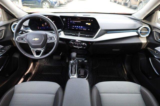 Used 2025 Chevrolet Trax LT w/ LT Convenience Package FWD image 21