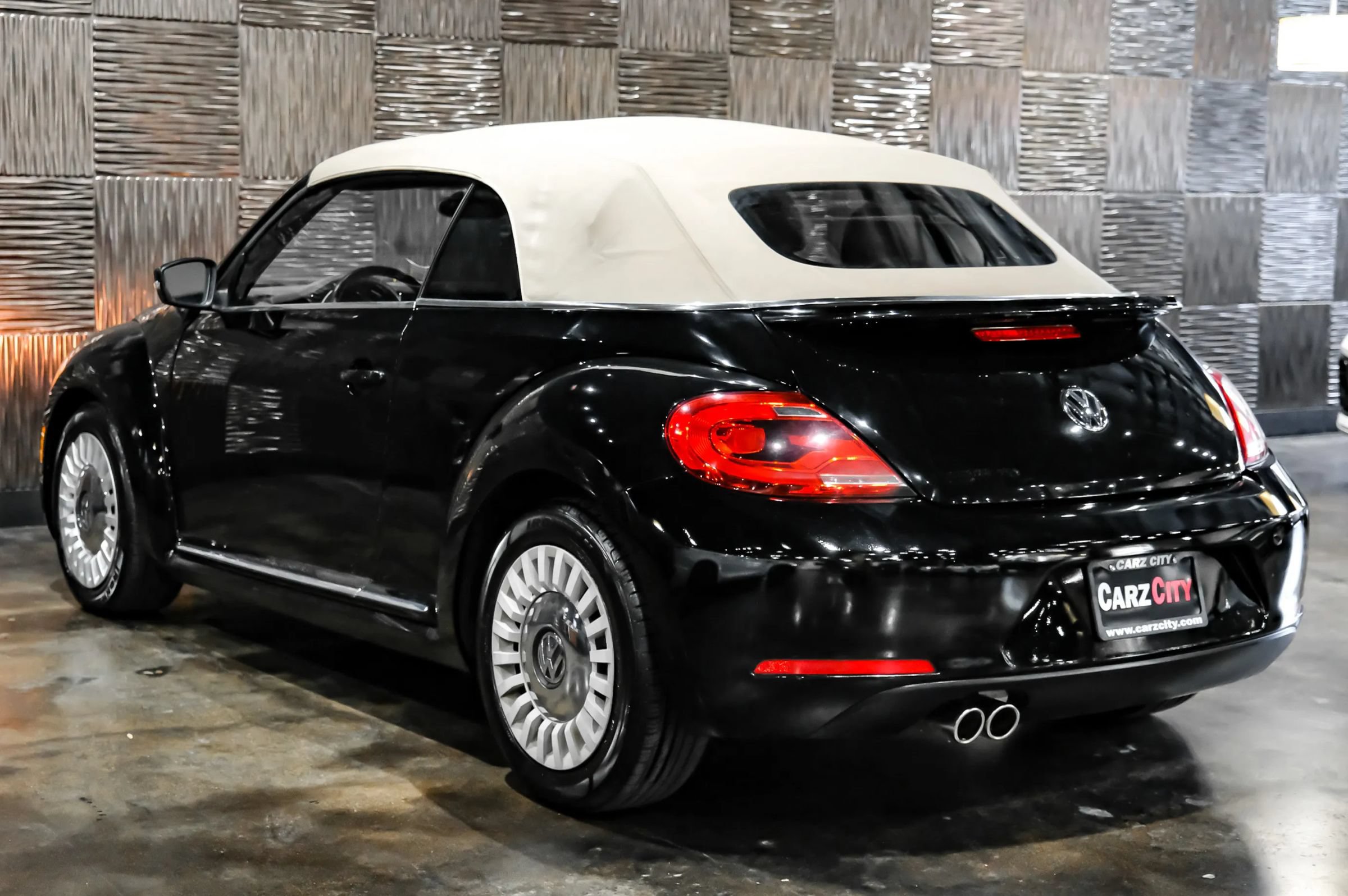 Used 2014 Volkswagen Beetle 2.5 FWD image 13