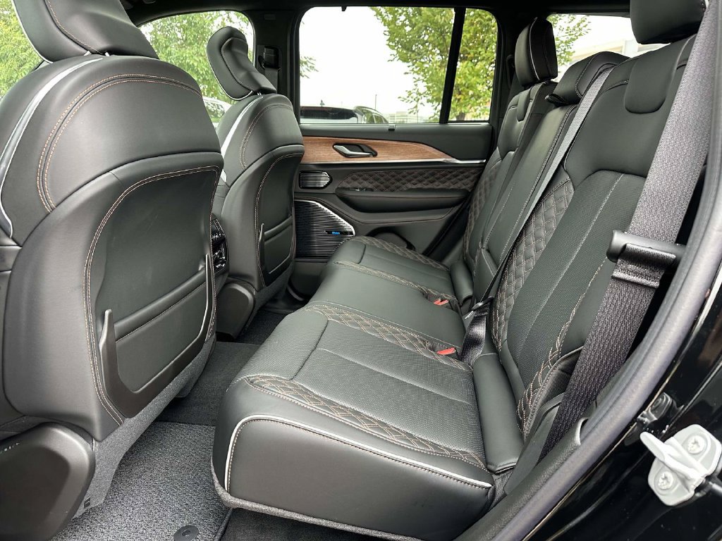 New 2027 Jeep Grand Cherokee Summit AWD/4WD image 15