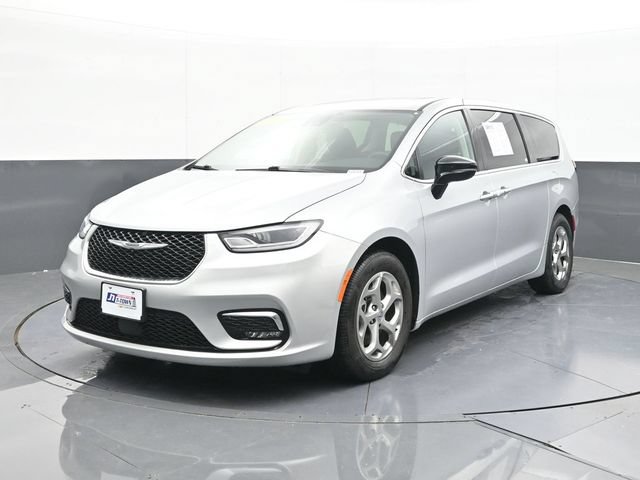 Used 2024 Chrysler Pacifica Limited FWD image 3
