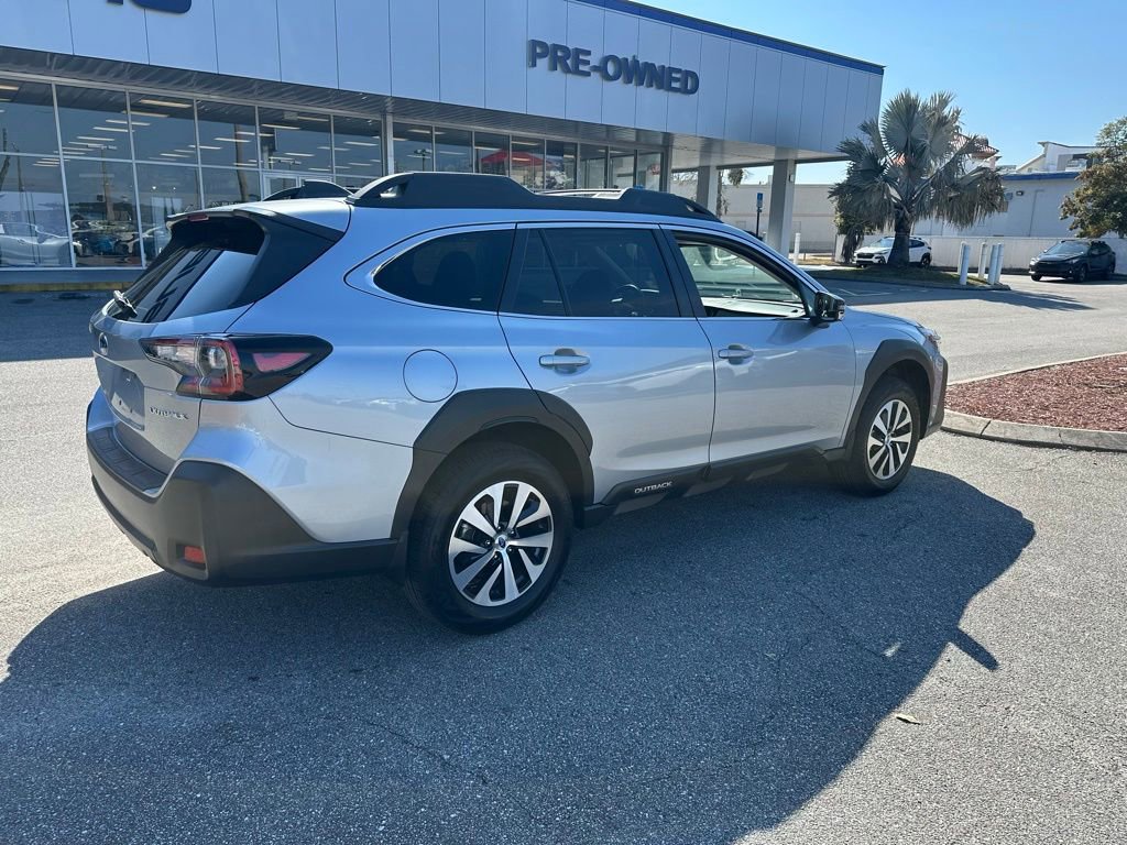 Used 2025 Subaru Outback Premium image 3