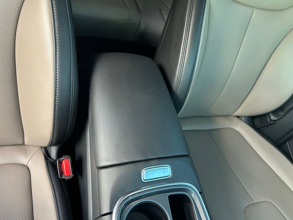 Used 2023 Hyundai Santa Fe SEL Premium image 40