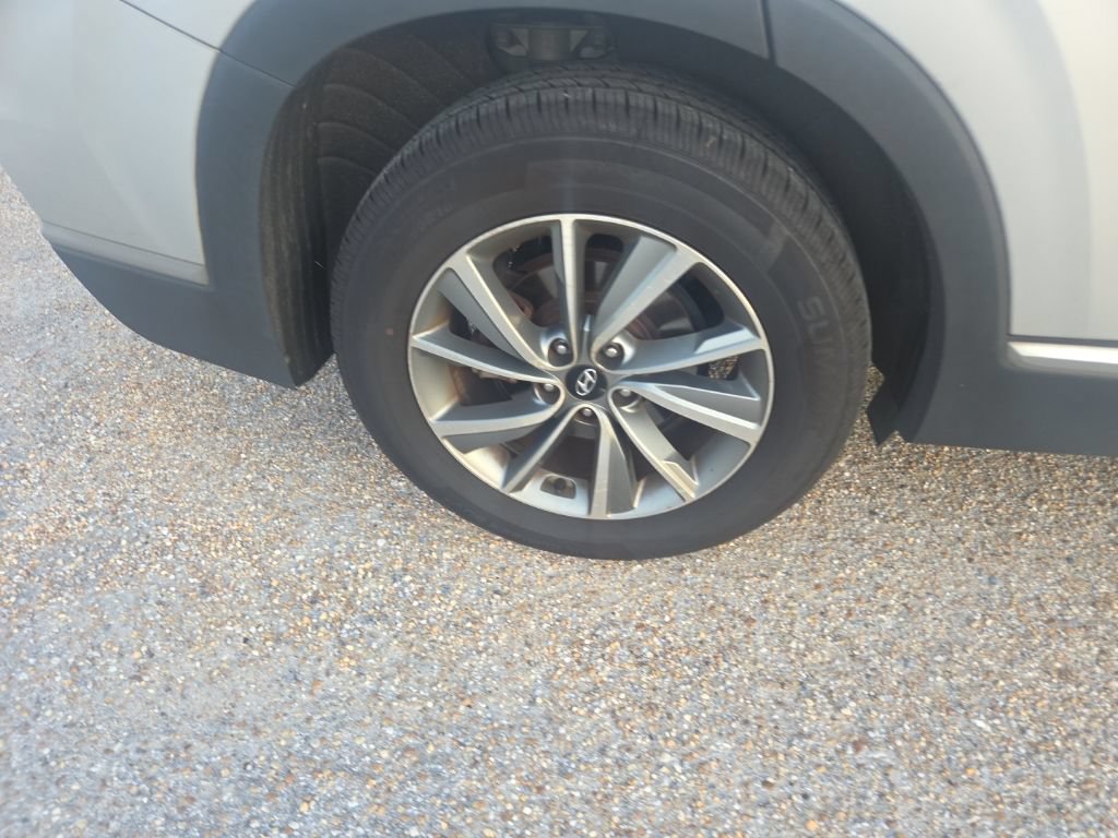 Used 2019 Hyundai Santa Fe SEL FWD image 24