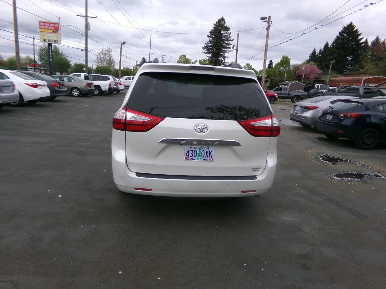 Used 2018 Toyota Sienna Limited Premium w/ Carpet Mat Package AWD/4WD image 4