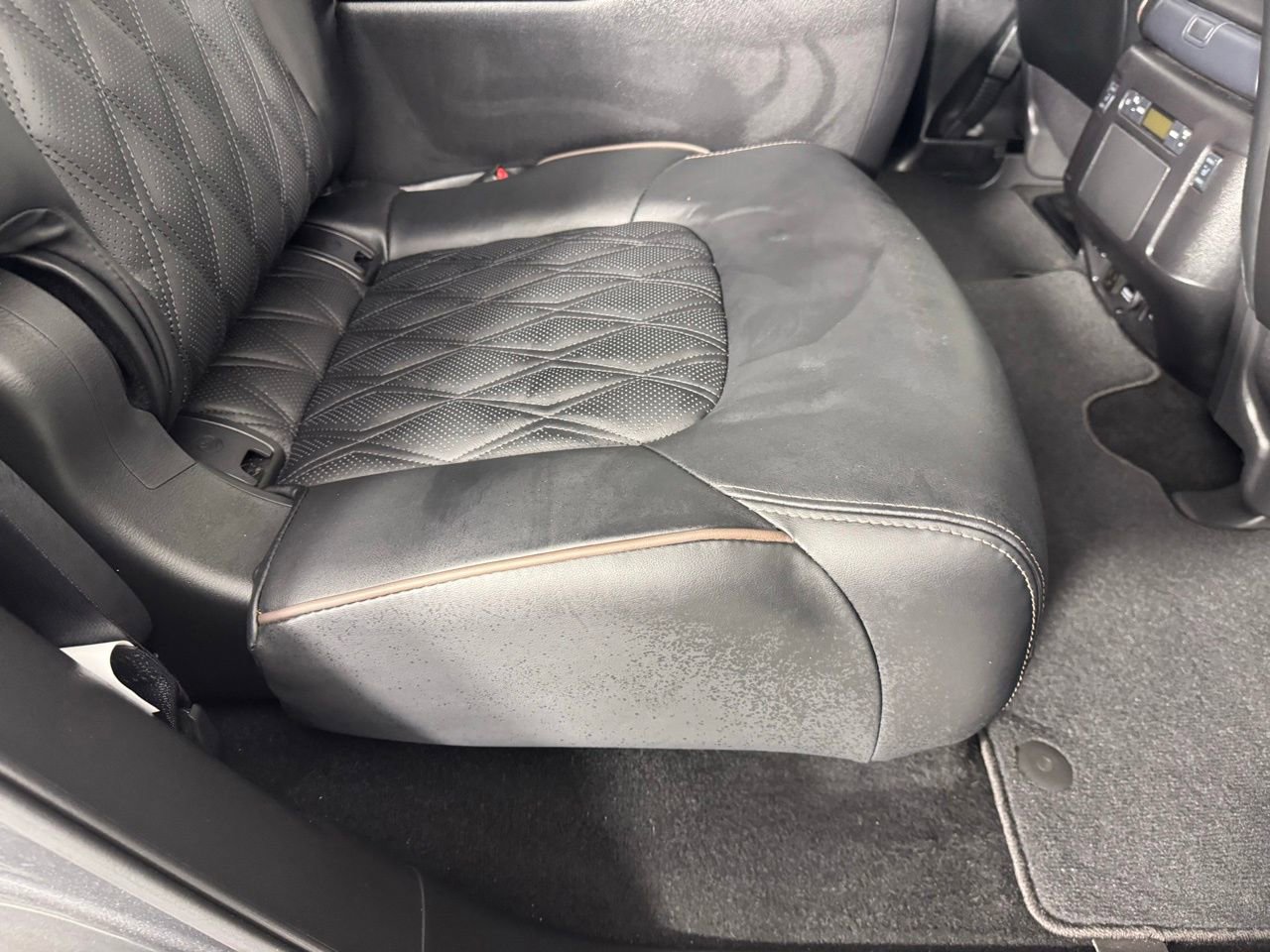 Used 2024 Nissan Armada Platinum w/ Captain's Chairs Package image 33