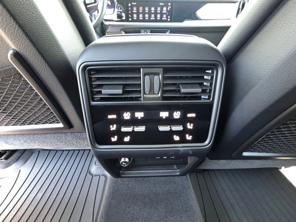 New 2025 Porsche Cayenne S AWD/4WD image 21