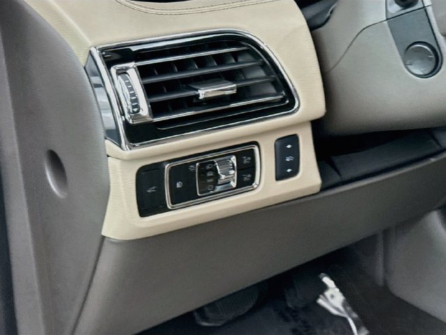 Used 2024 Lincoln Navigator L Reserve AWD/4WD image 10