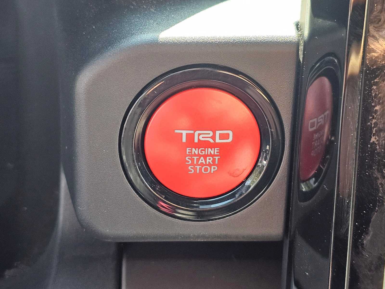 Certified 2025 Toyota Tacoma TRD Off-Road AWD/4WD image 30