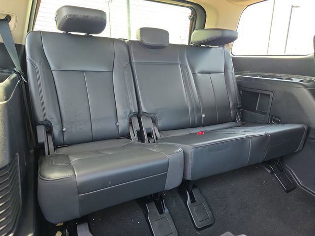 Used 2023 Ford Expedition XLT image 16