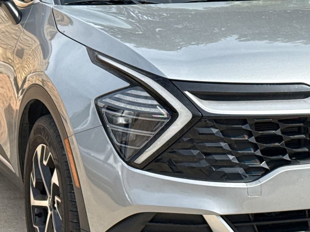 Used 2024 Kia Sportage EX image 4