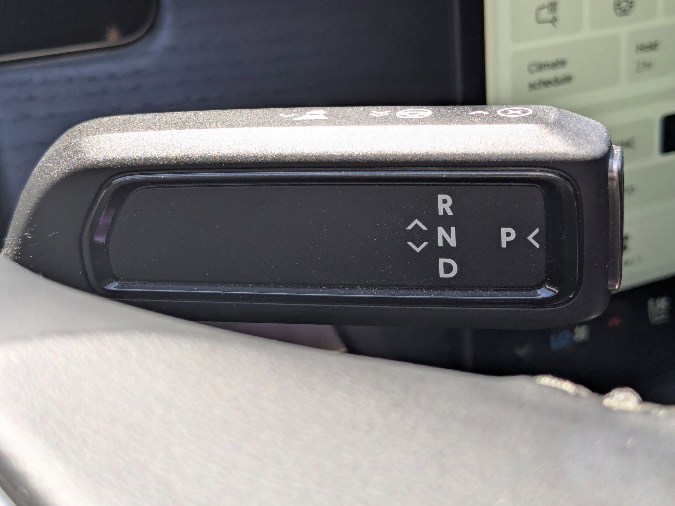 Used 2025 Rivian R1S Adventure AWD/4WD image 28