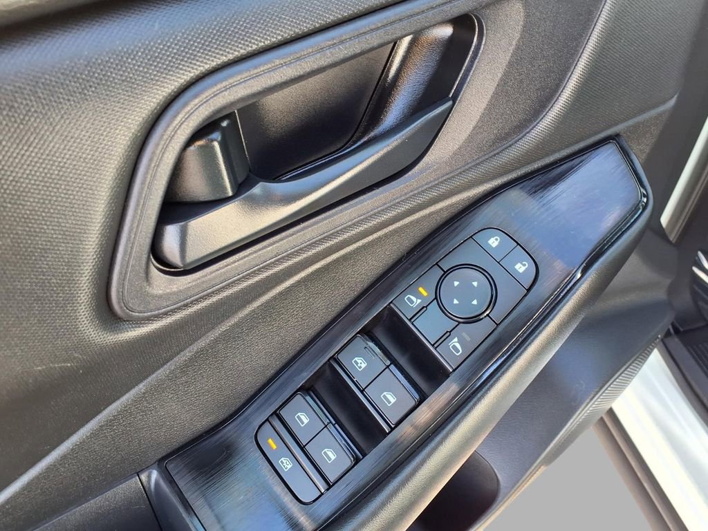 Used 2024 Nissan Rogue S image 19