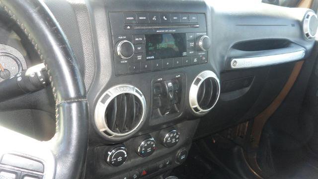 Used 2011 Jeep Wrangler Unlimited 70th Anniversary w/ Dual Top Group image 22