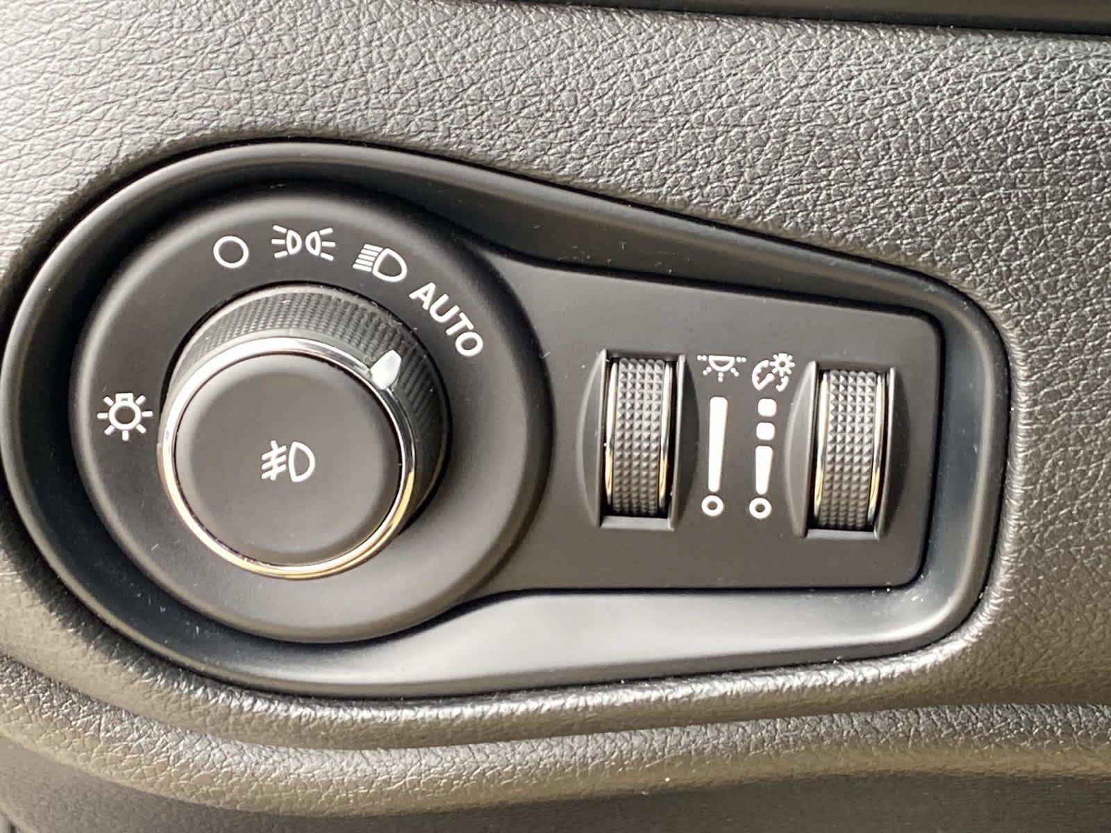 Certified 2022 Jeep Renegade Latitude AWD/4WD image 21