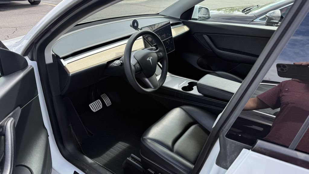 Used 2022 Tesla Model Y Performance AWD/4WD image 3