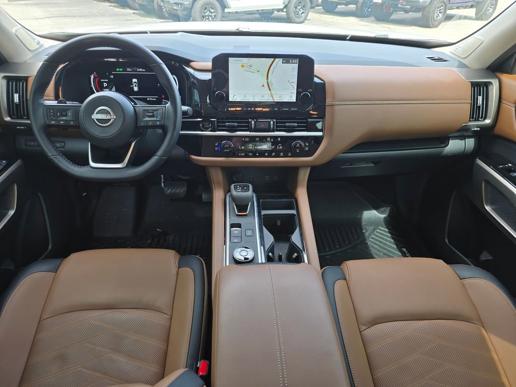 Used 2025 Nissan Pathfinder Platinum AWD/4WD image 5