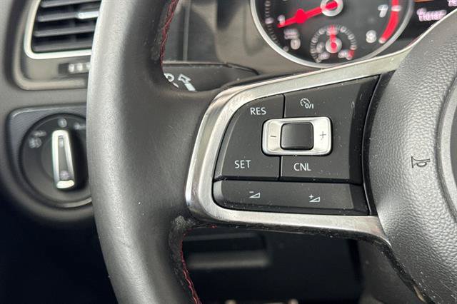 Used 2015 Volkswagen GTI SE w/ Lighting Package (SEL) FWD image 26