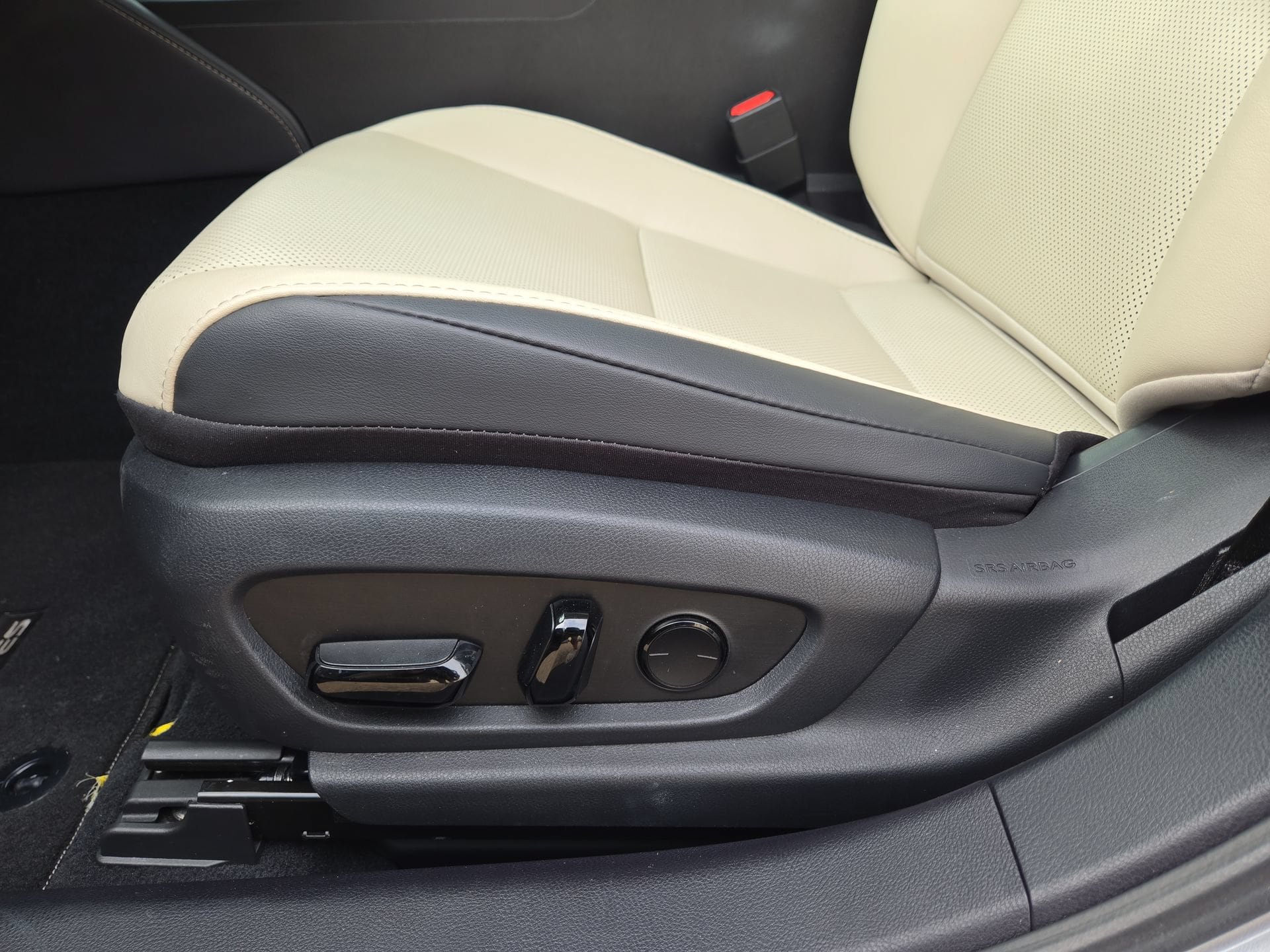 Certified 2025 Lexus ES 350 w/ Premium Package FWD image 17