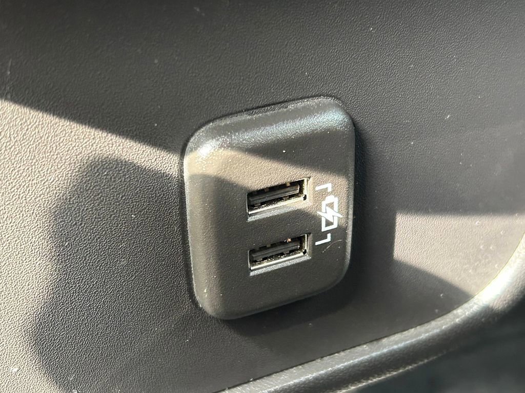 Used 2024 GMC Terrain SLE w/ Driver Convenience Package image 20