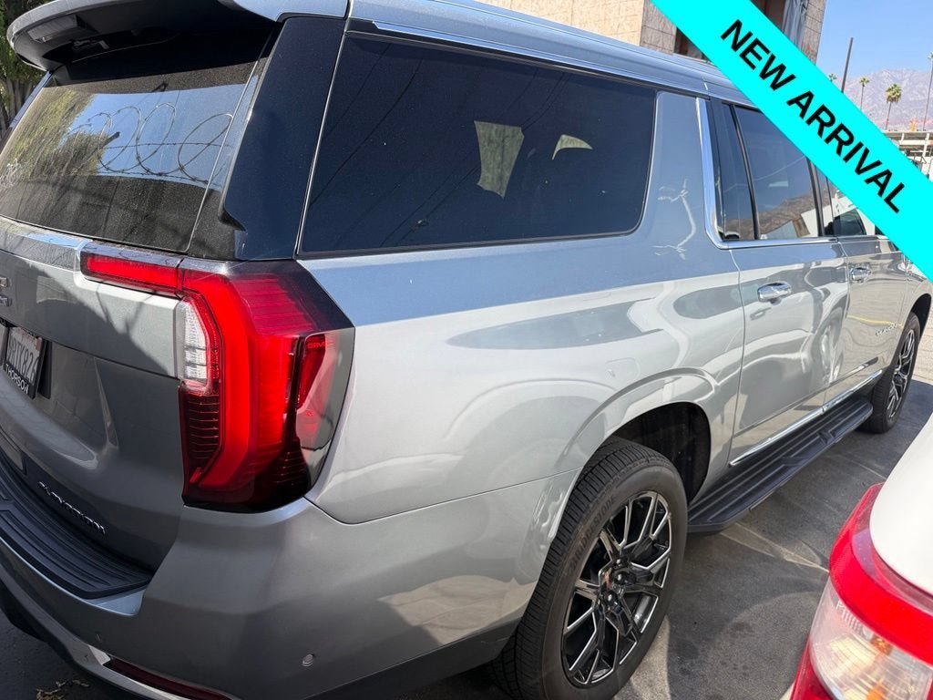 Used 2025 GMC Yukon XL Elevation w/ Technology Package AWD/4WD image 4