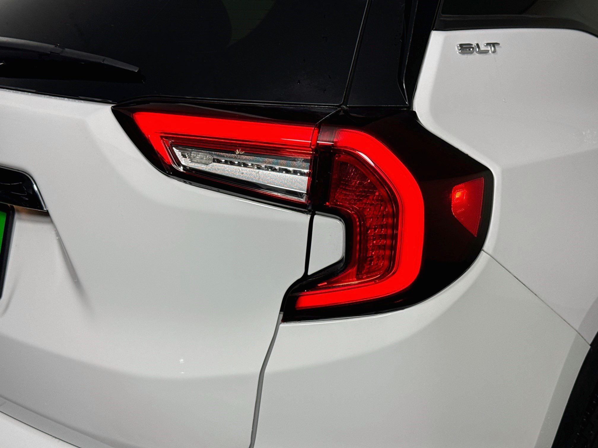 Used 2023 GMC Terrain SLT w/ Tech Package FWD image 34
