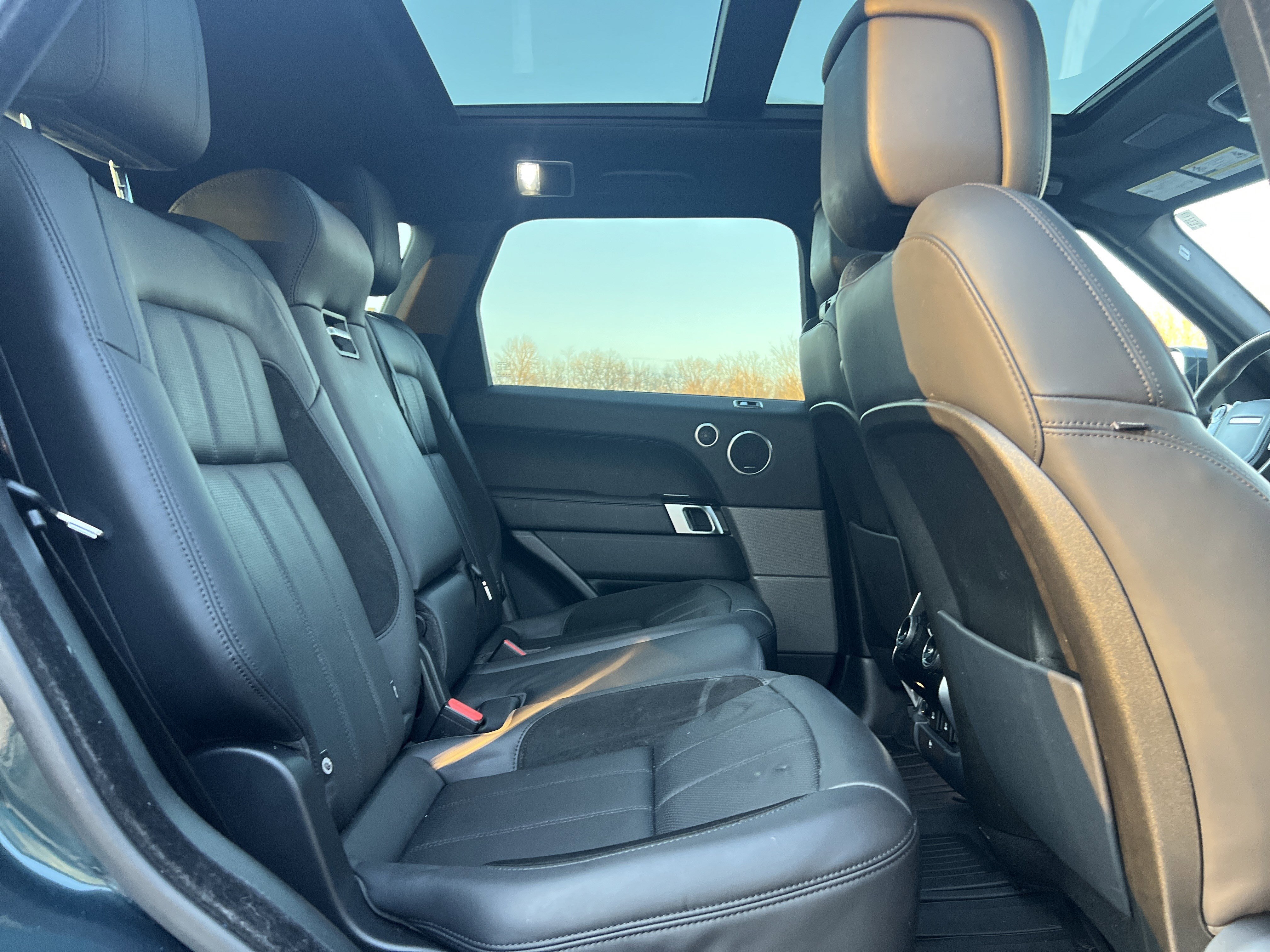 Used 2021 Land Rover Range Rover Sport HST AWD/4WD image 28