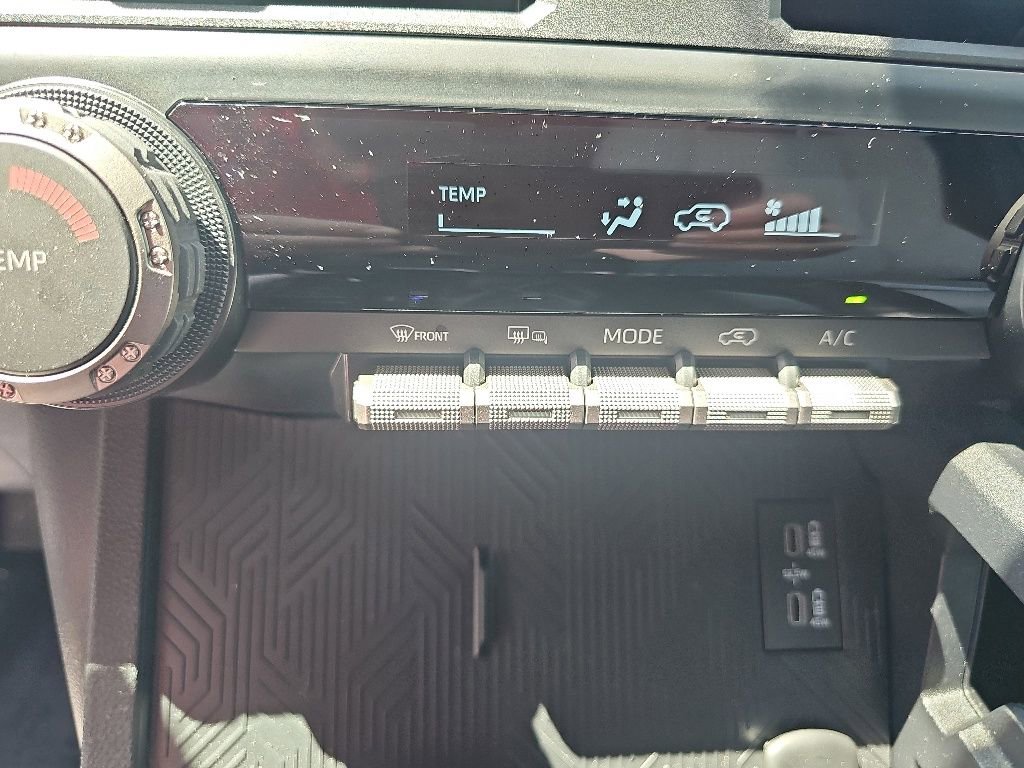 Used 2025 Toyota 4Runner SR5 AWD/4WD image 22