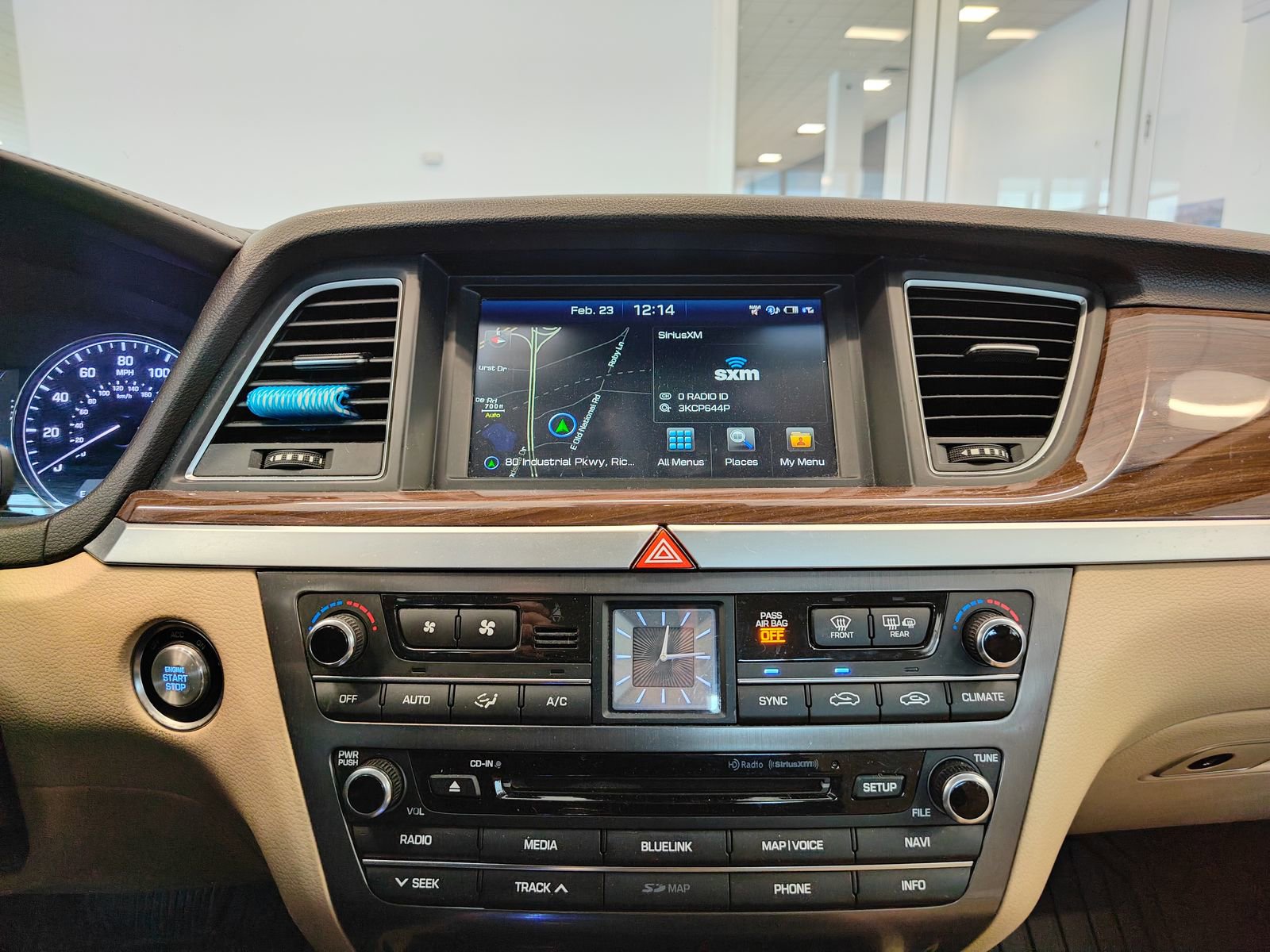 Used 2015 Hyundai Genesis 3.8 image 17