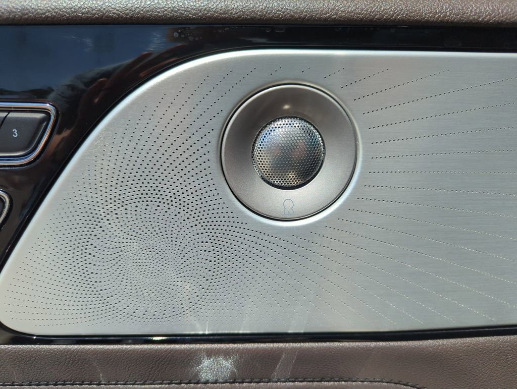 Used 2020 Lincoln Aviator Reserve w/ Equipment Group 202A image 20