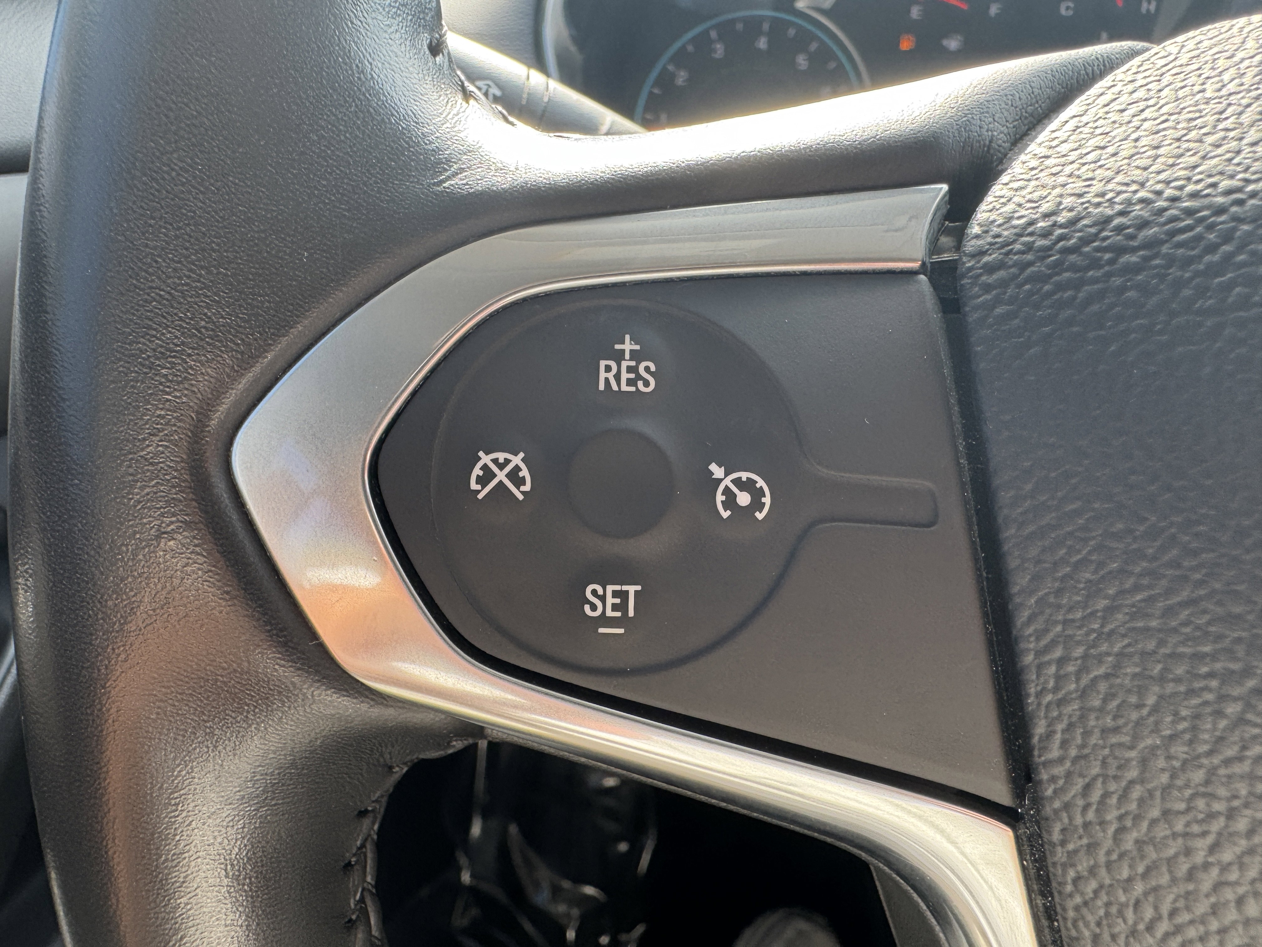 Used 2020 Chevrolet Traverse LT image 17