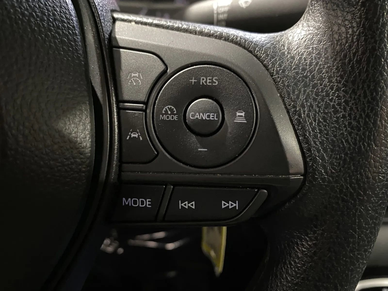 Used 2025 Toyota Corolla LE image 18