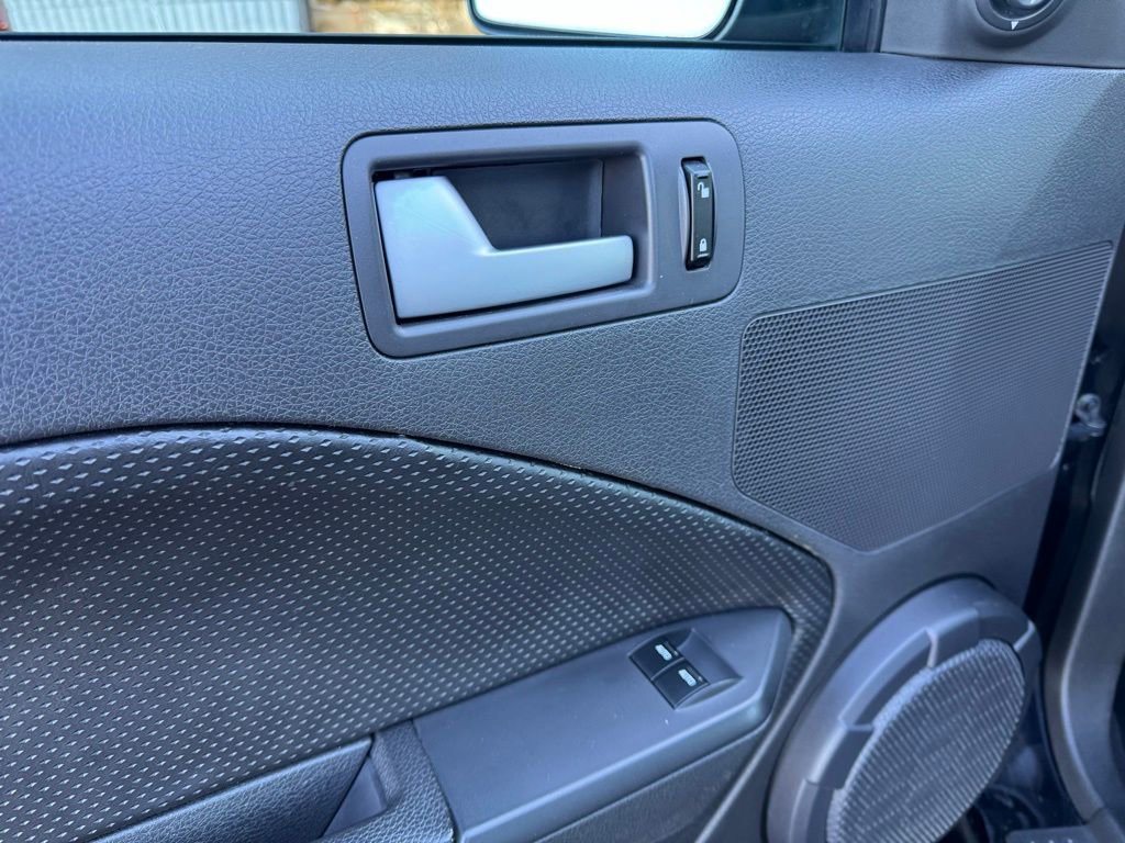 Used 2007 Ford Mustang GT image 3