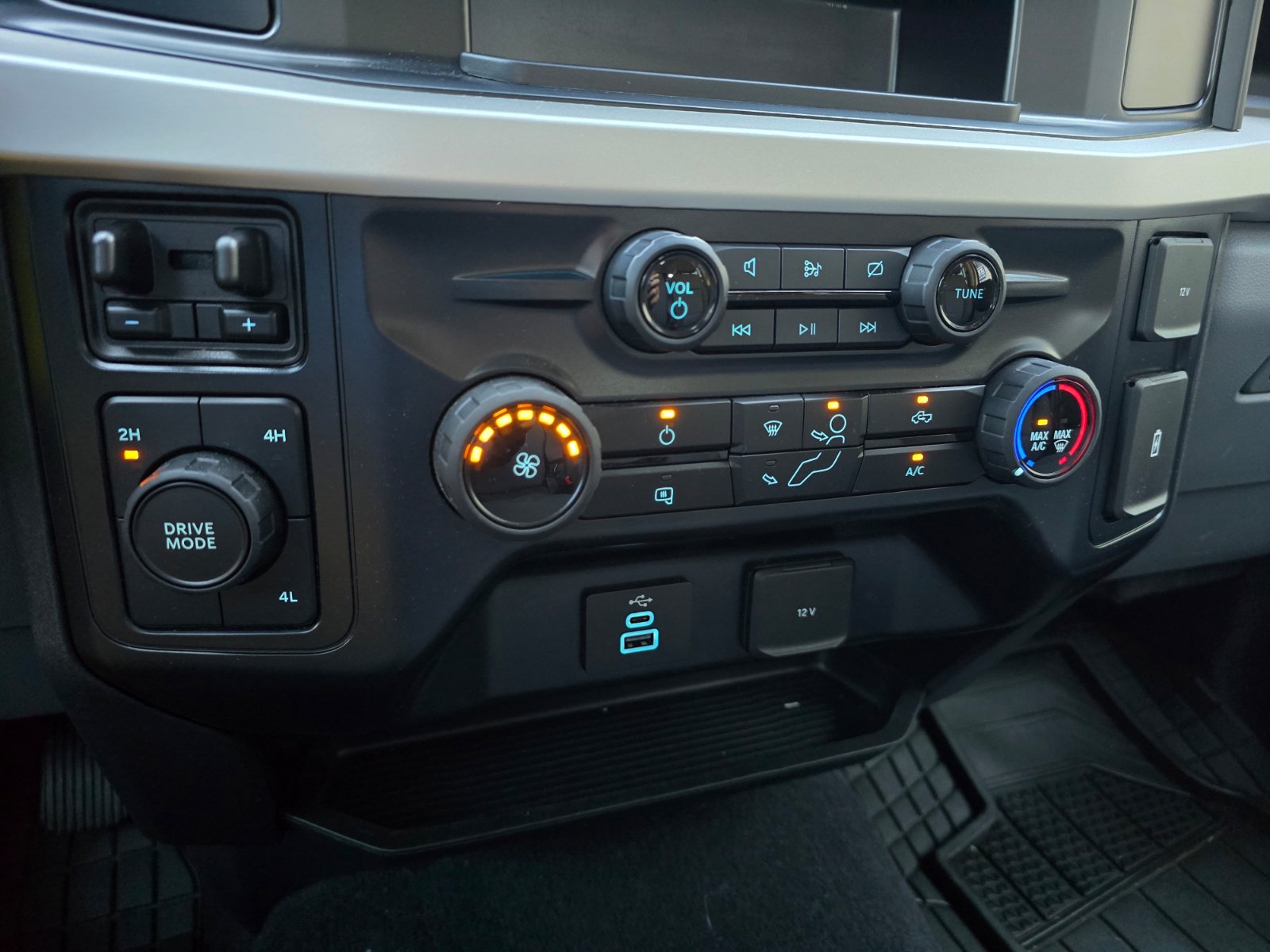 Used 2024 Ford F250 XL w/ STX Appearance Package AWD/4WD image 21