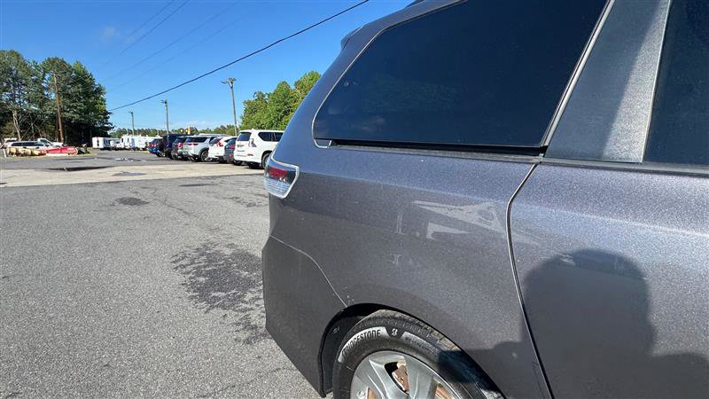 Used 2011 Toyota Sienna SE w/ Preferred Pkg FWD image 24