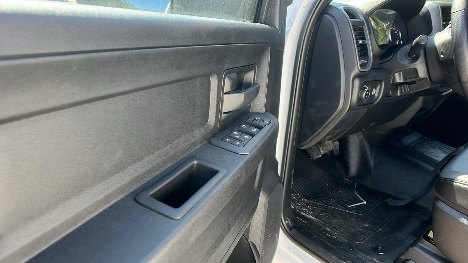 New 2025 RAM 4500 Tradesman w/ Safety Group image 16