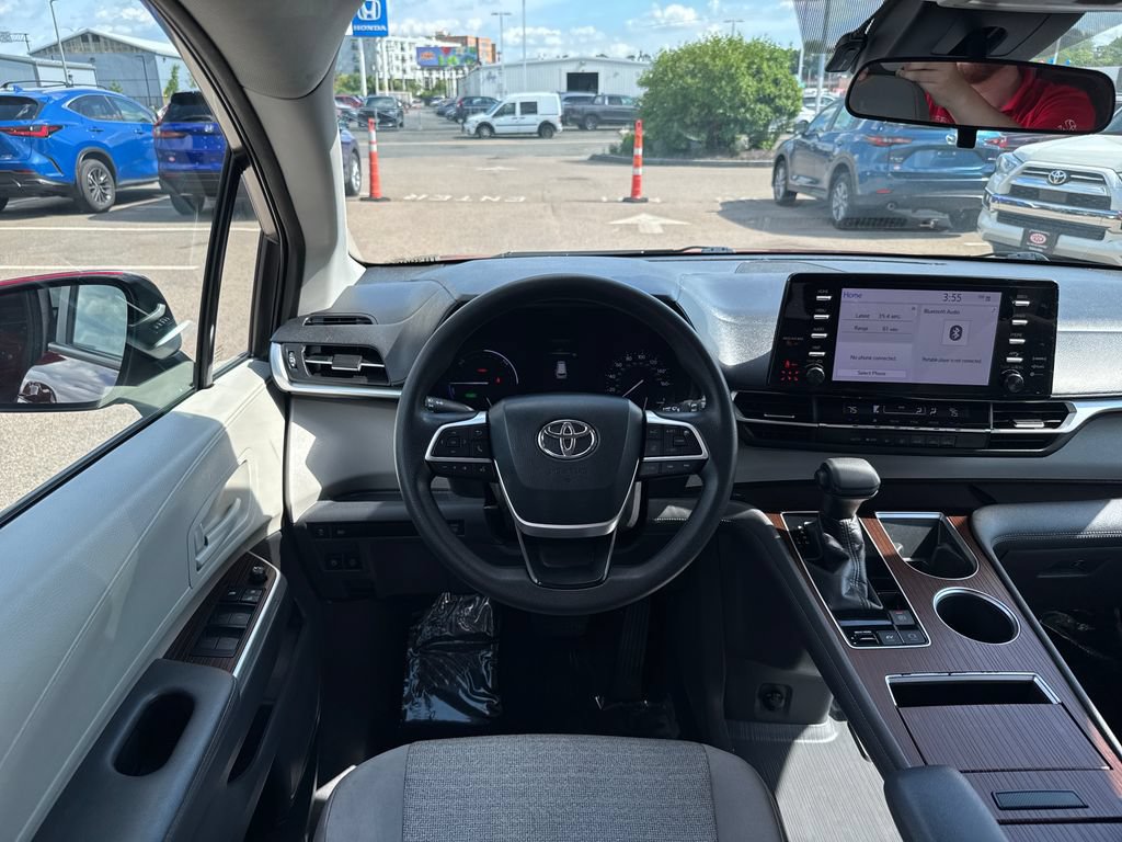 Used 2021 Toyota Sienna LE AWD/4WD image 11