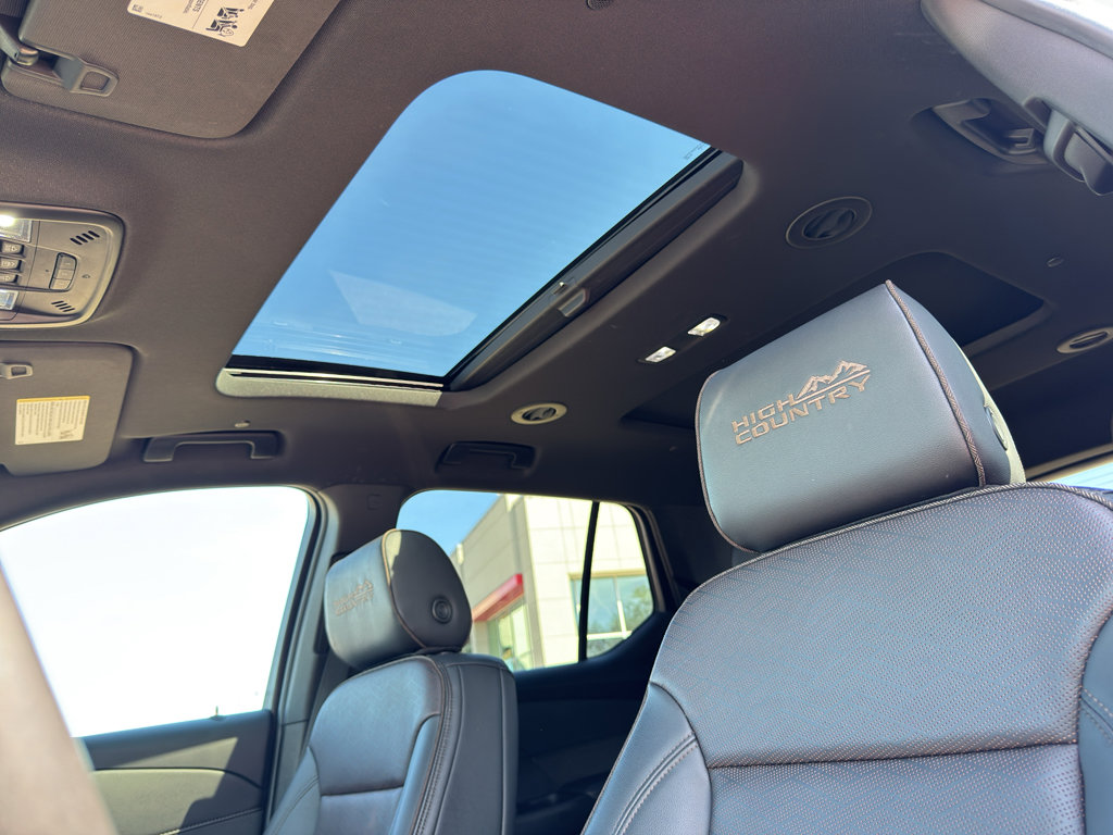 Used 2022 Chevrolet Traverse High Country image 12