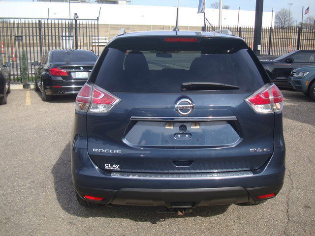 Used 2015 Nissan Rogue SV image 4