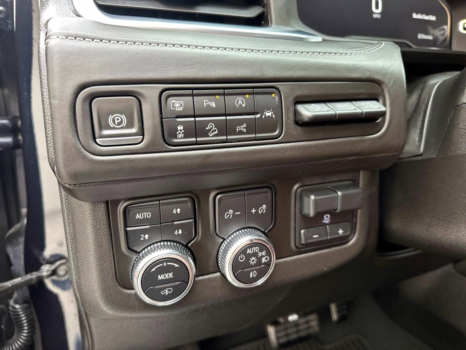 Used 2023 GMC Yukon XL Denali Ultimate image 14